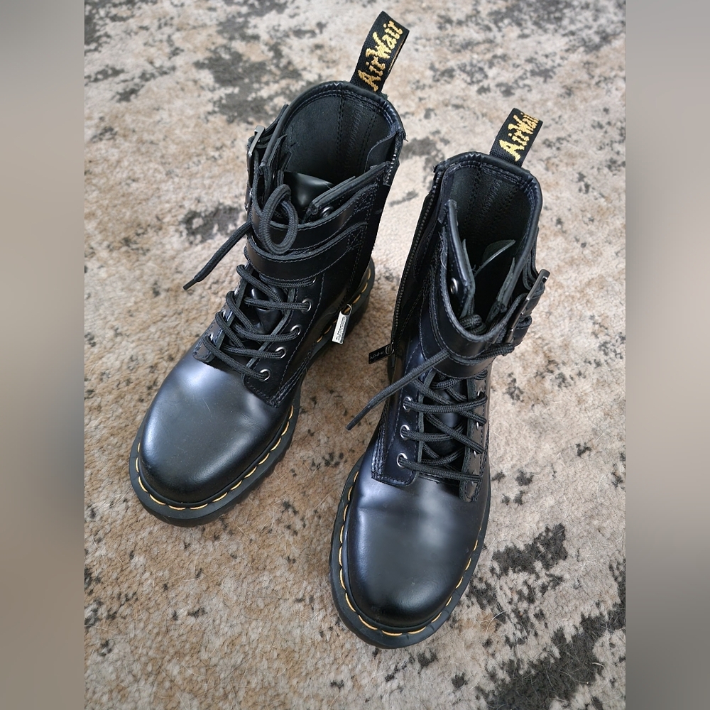 Dr. Martens AirWait Boots worn twice Great Condition